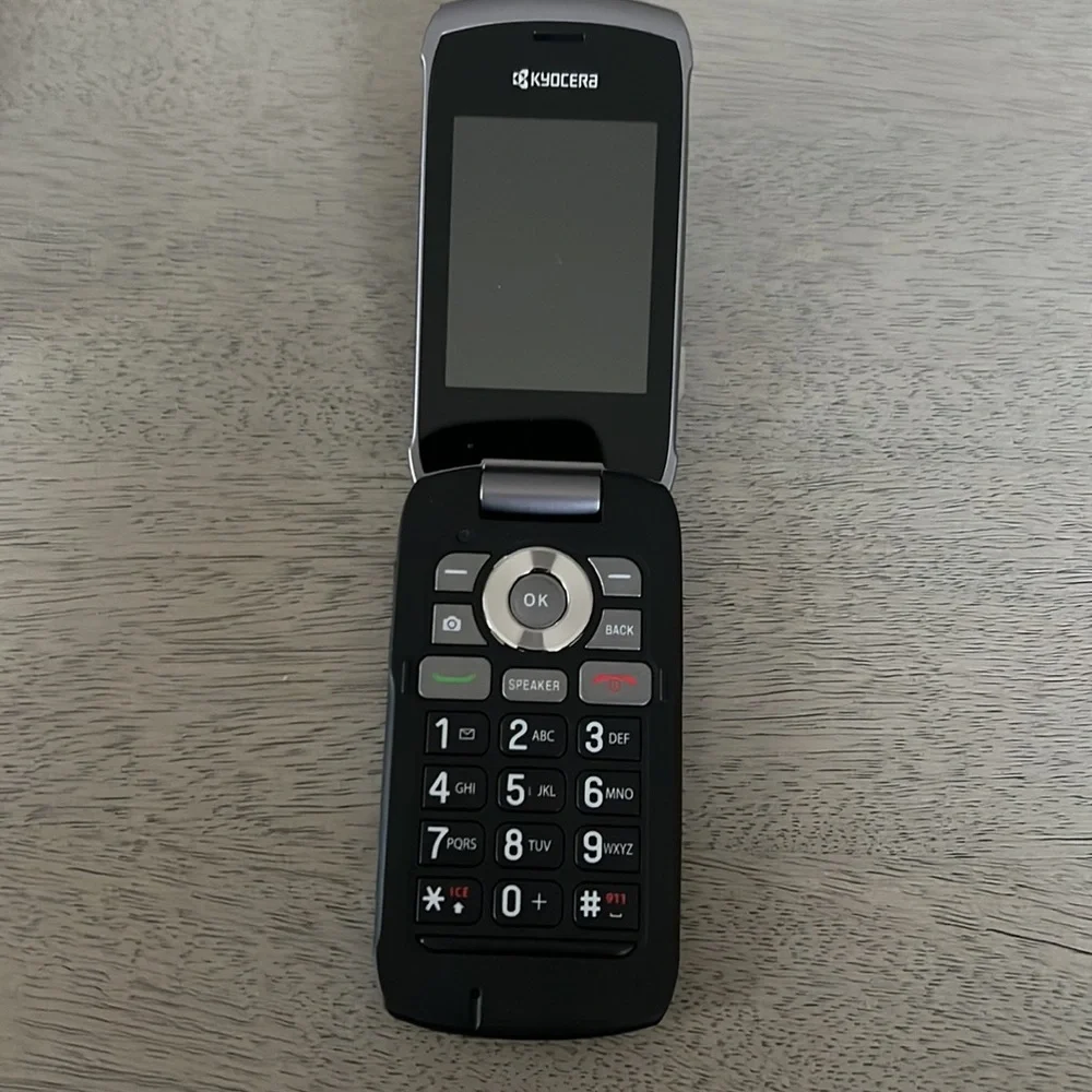 Sprint Kyocera Kona Flip Phone New in Box